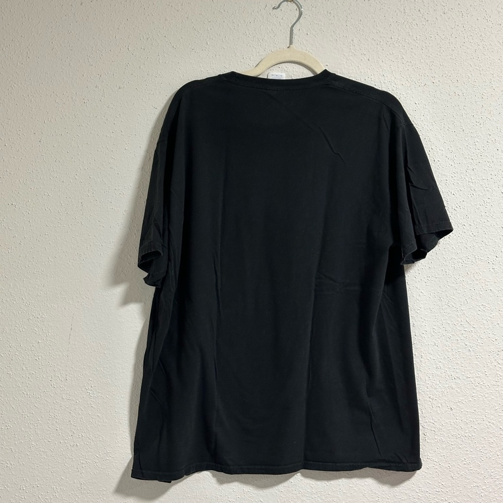 Port and Company unisex extra large black T-shirt with very pretty flower pedals - Picture 6 of 8